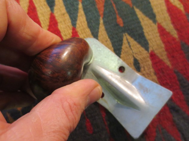 Photo 8 Pressing the face of the band onto a flat metal plate